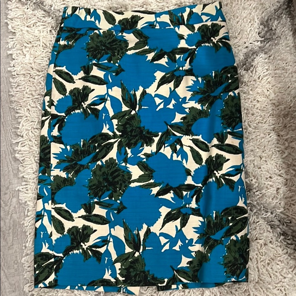 Pencil skirt